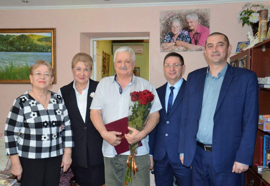 Глава администрации Белокалитвинского района поздравила с юбилеем Заслуженного работника сельского хозяйства Российской Федерации