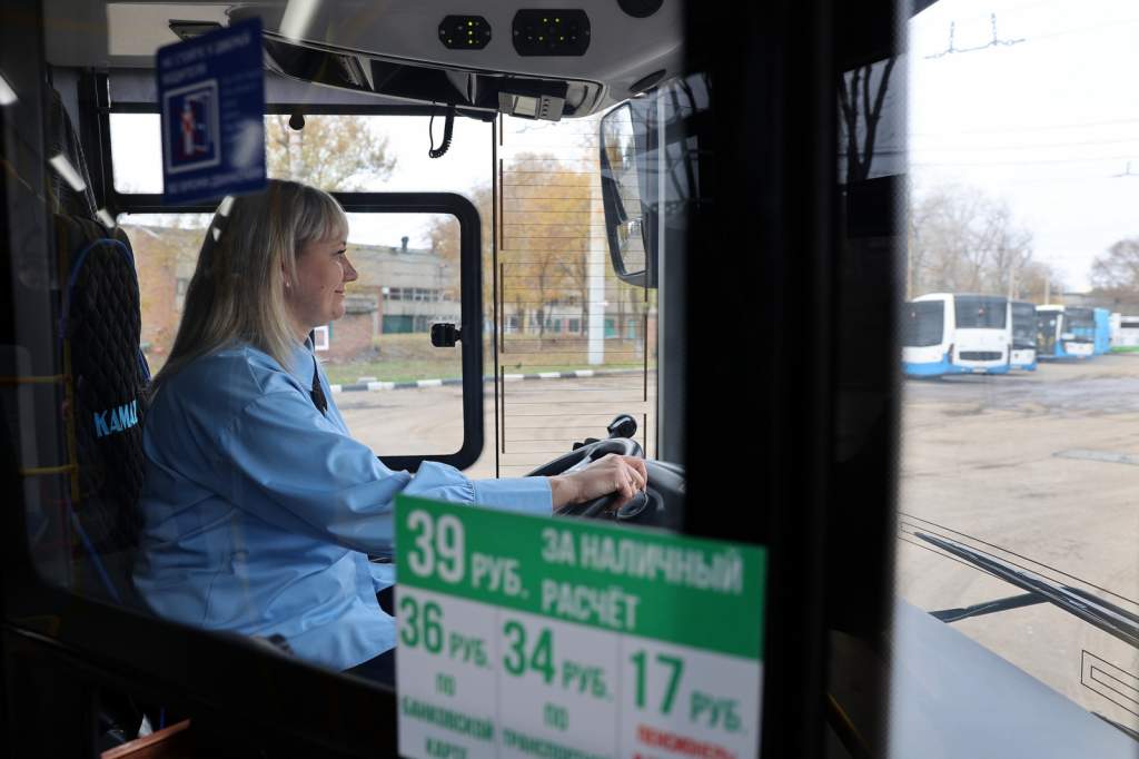 Юрий Слюсарь поручил найти комплексное решение проблем с общественным транспортом в Ростовской области