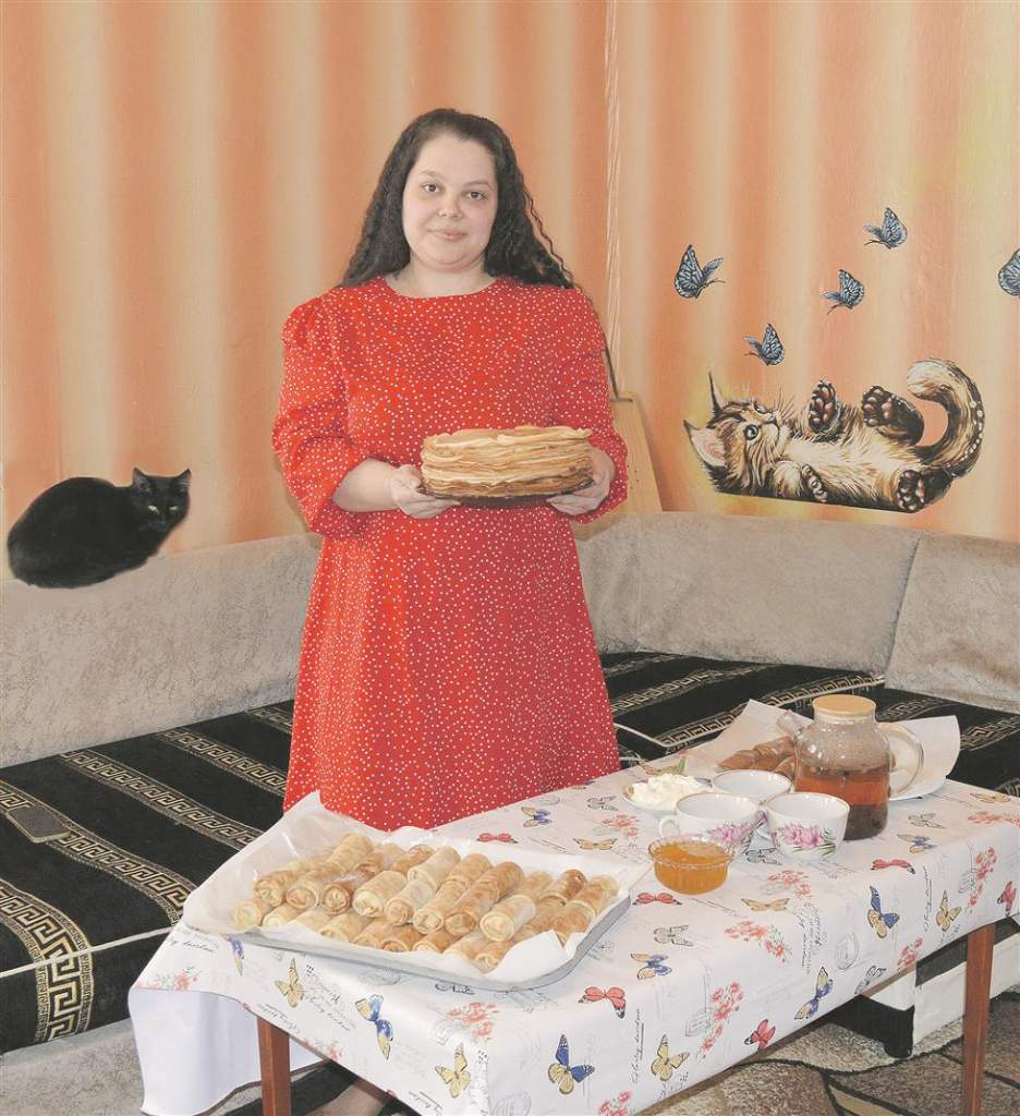 Масленичная неделя: белокалитвинка Виктория Комарова печет блины для солдат