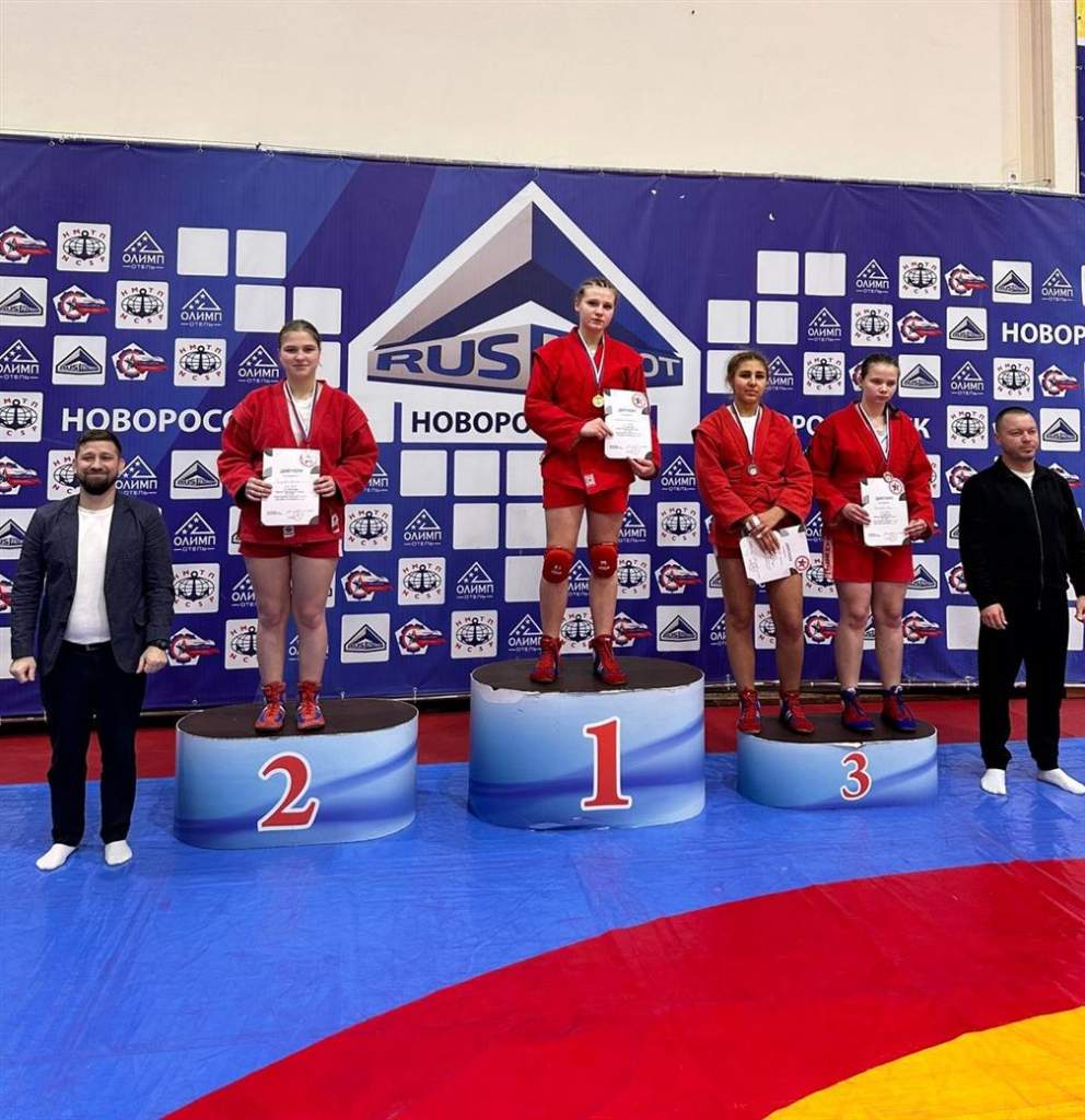 Юная белокалитвинка будет участвовать в первенстве России по самбо