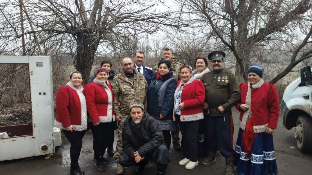 Концерт богураевских казаков стал поддержкой раненым бойцам