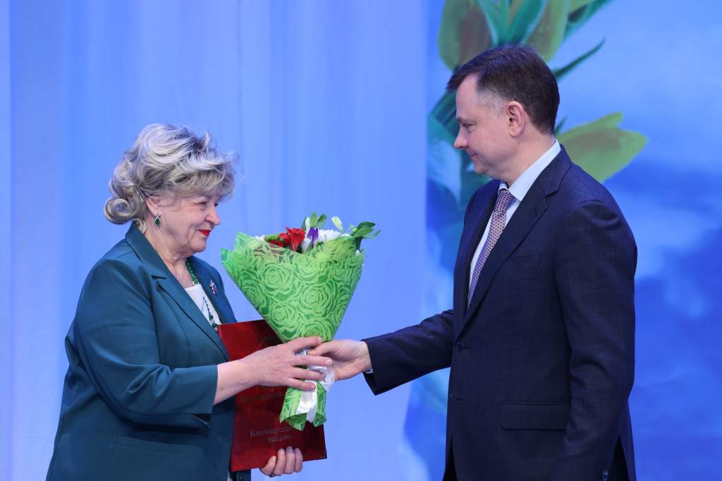 Женщин Дона поздравили на торжественном собрании в Ростове-на-Дону