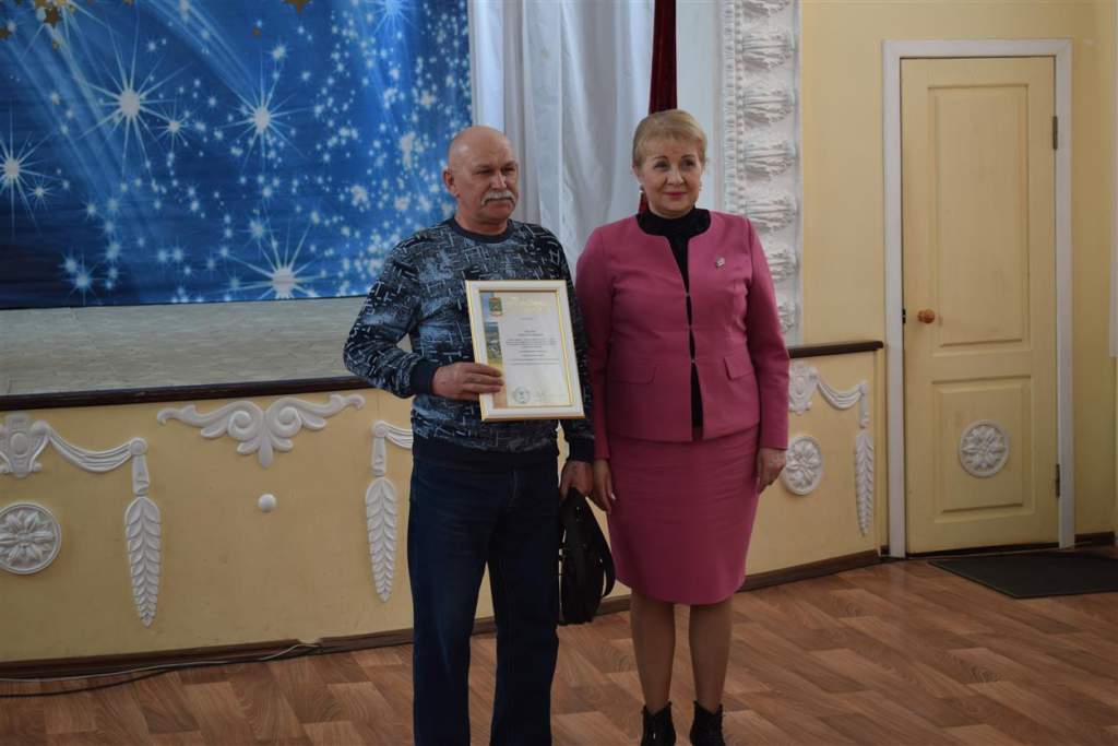 Труд во благо: В Белой Калитве отметили День работников ЖКХ