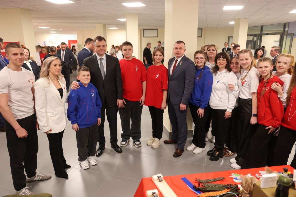 Юрий Слюсарь дал старт региональной акции «Полотно Победы» в Ростовской области