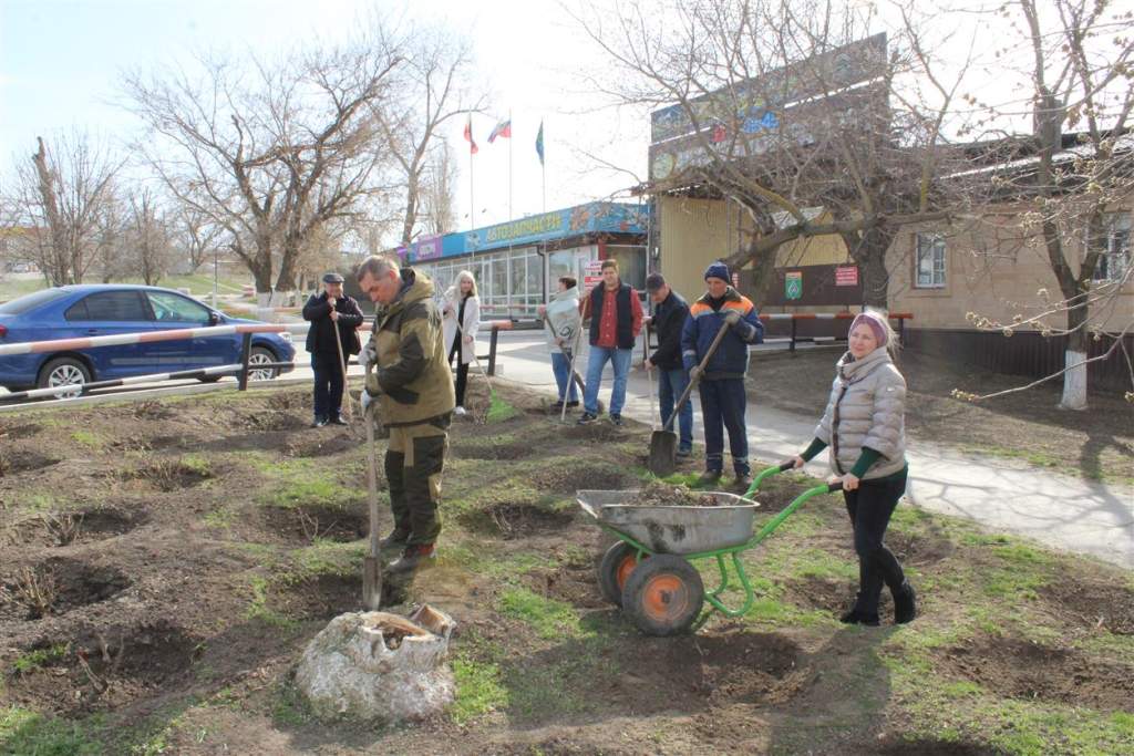 В Белой Калитве начались весенние субботники