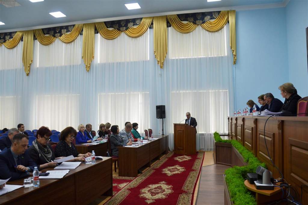 Белая Калитва: депутаты рассмотрели вопросы ЖКХ, здравоохранения, соцподдержки и спорта