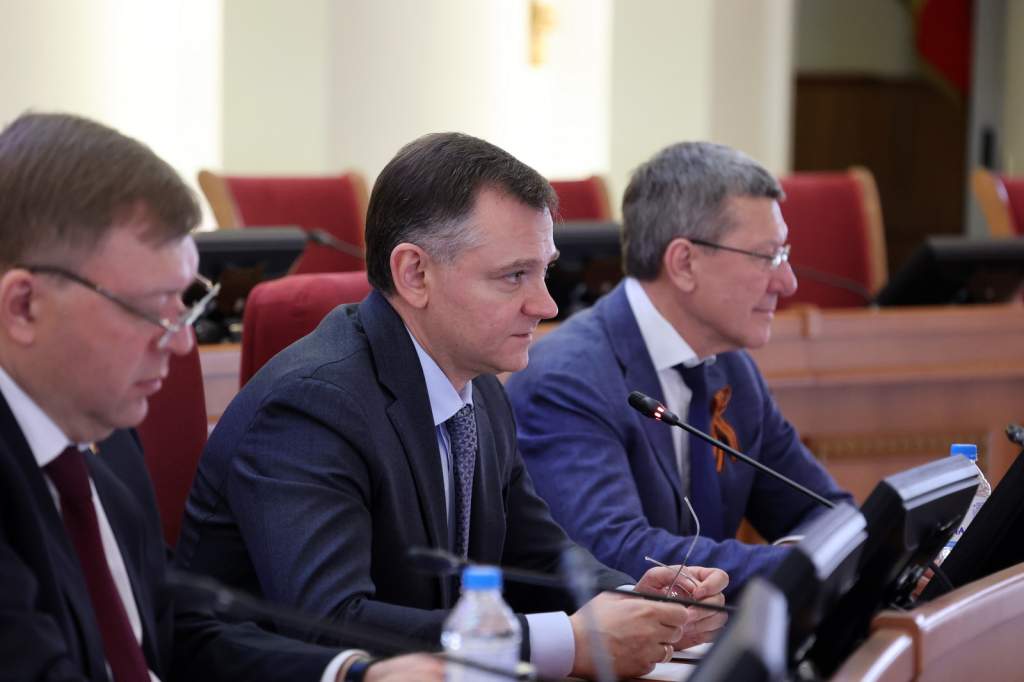 Юрий Слюсарь сообщил, что в этом году на Дону на приведение в порядок парков и детских площадок направят 1,5 млрд рублей