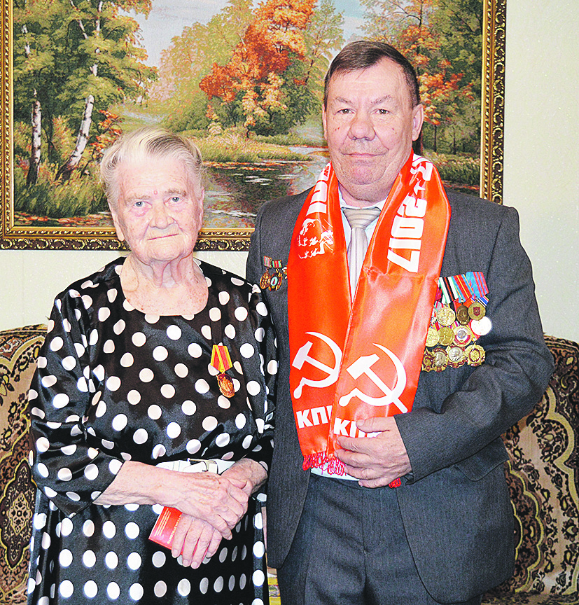 80 лет Победы: в Белой Калитве детям войны вручили юбилейные медали