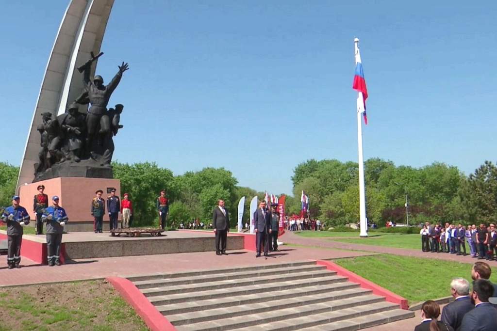 К юбилею Победы в Кумженской роще в Ростове загорелся Вечный огонь