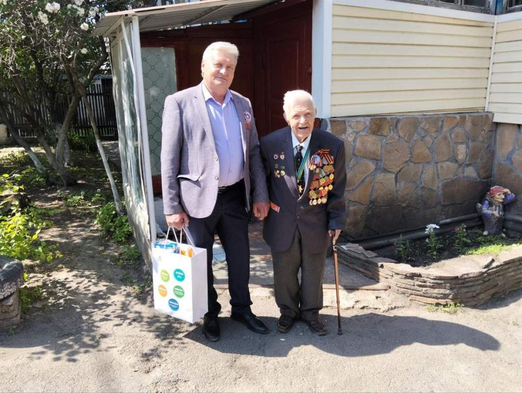 Ветераны Белокалитвинского района получили подарки в честь 80-летия Победы