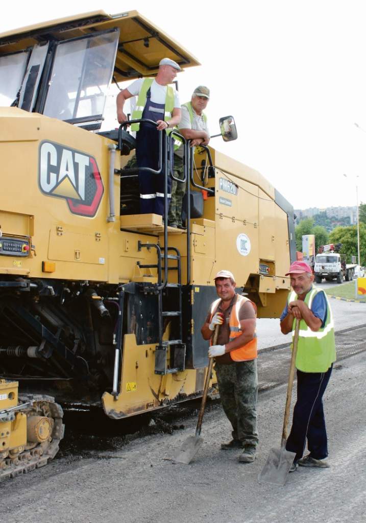 В России обновят более 3 тыс. км дорог, которые ведут к образовательным и досуговым учреждениям