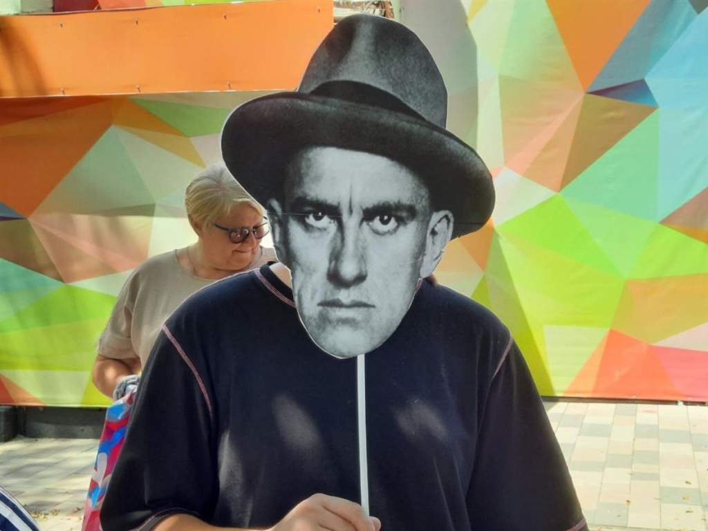 Книжный десант «Поэта Громадина»: литературное приключение в Белой Калитве