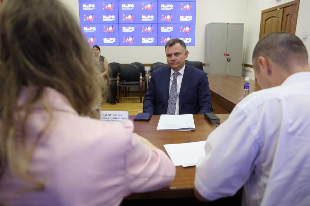 Юрий Слюсарь первым подал в избирком документы на регистрацию кандидатом на выборах донского губернатора