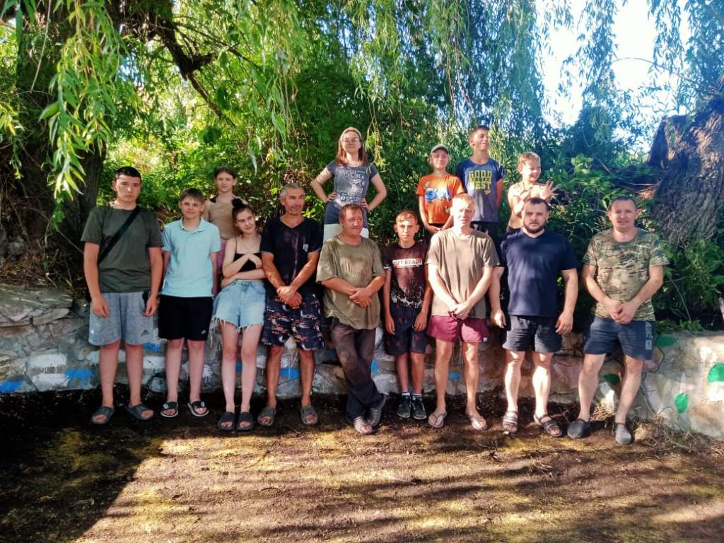 Доброе дело: почистили криницу