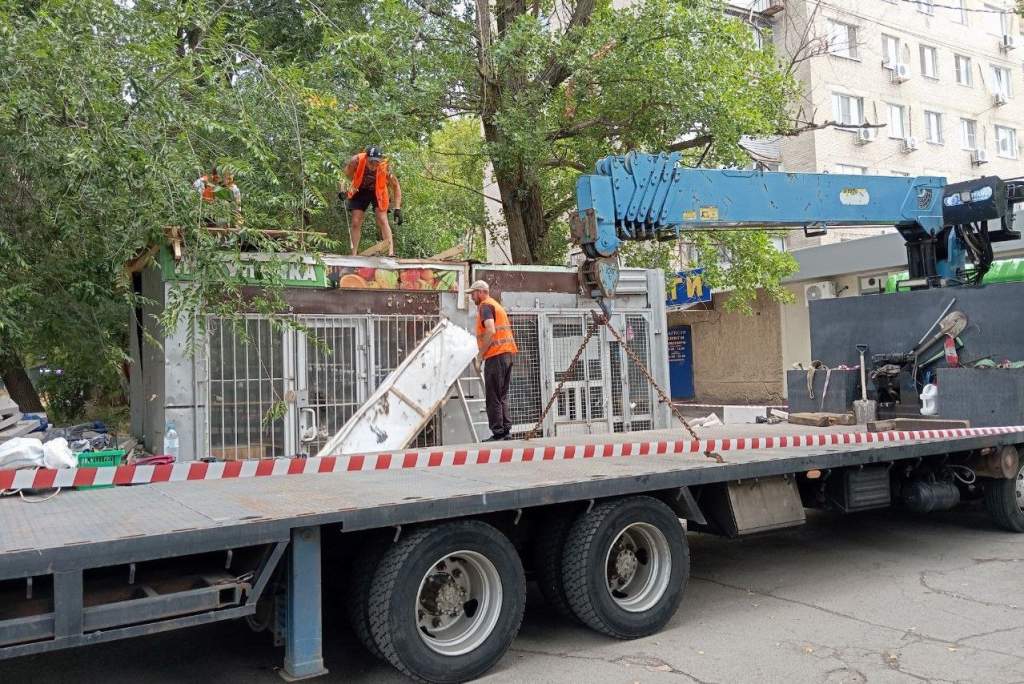 В Ростовской области начали ликвидировать незаконные торговые объекты