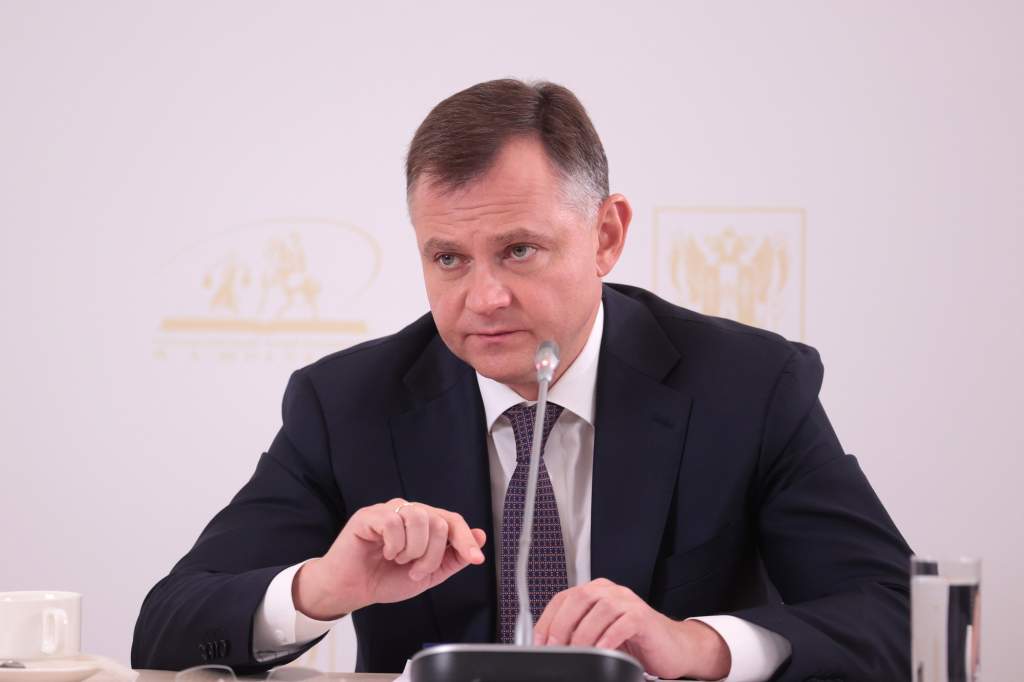 Юрий Слюсарь: «Будем компенсировать ущерб за поврежденные беспилотниками автомобили»