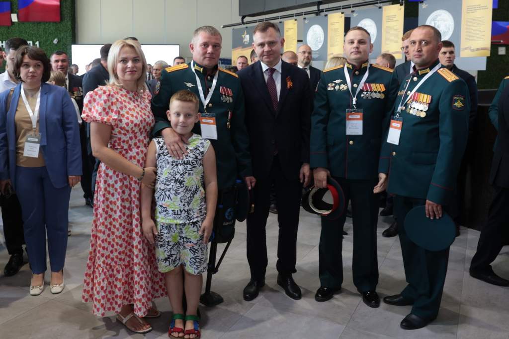 Юрий Слюсарь дал старт региональной кадровой программе «Герои Дона»