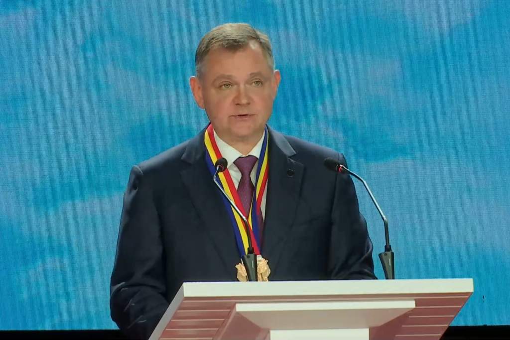 Юрий Слюсарь сообщил, что приступил к формированию новой команды