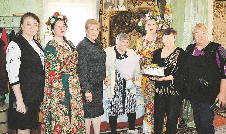 Уважаемые белокалитвинцы, примите искренние поздравления с Международным днем пожилого человека!