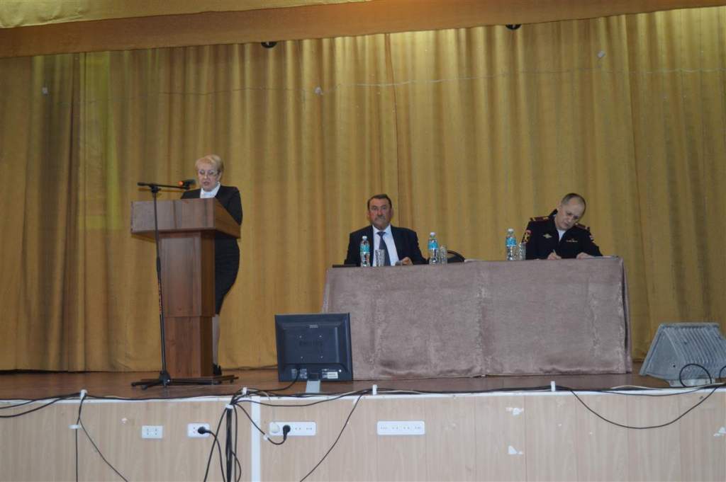 Подсыпка дорог, освещение улиц