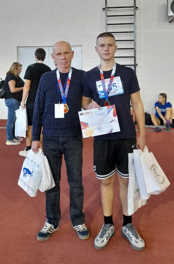 Юный белокалитвинец – лидер в толкании ядра