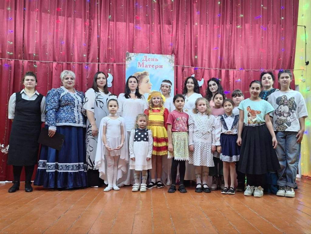 В Мечетном прошел праздничный концерт, наполненный теплом домашнего уюта