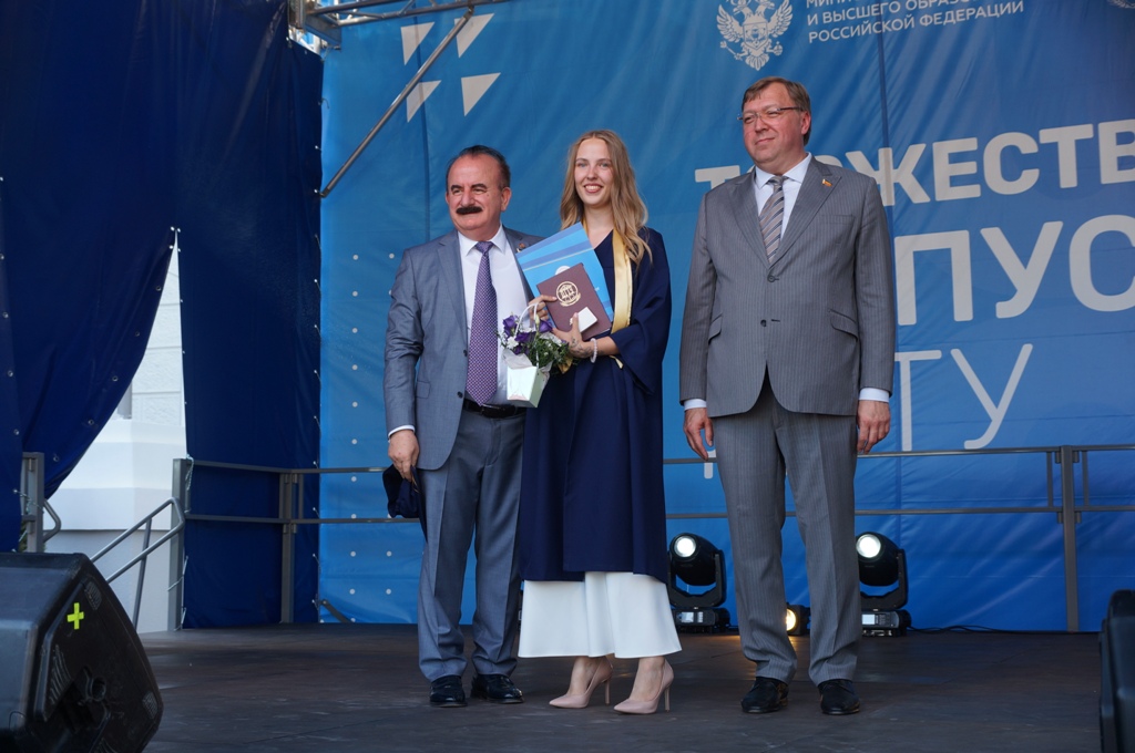 Льготная ипотека для выпускников-отличников: поддержка медиков и педагогов в Ростовской области