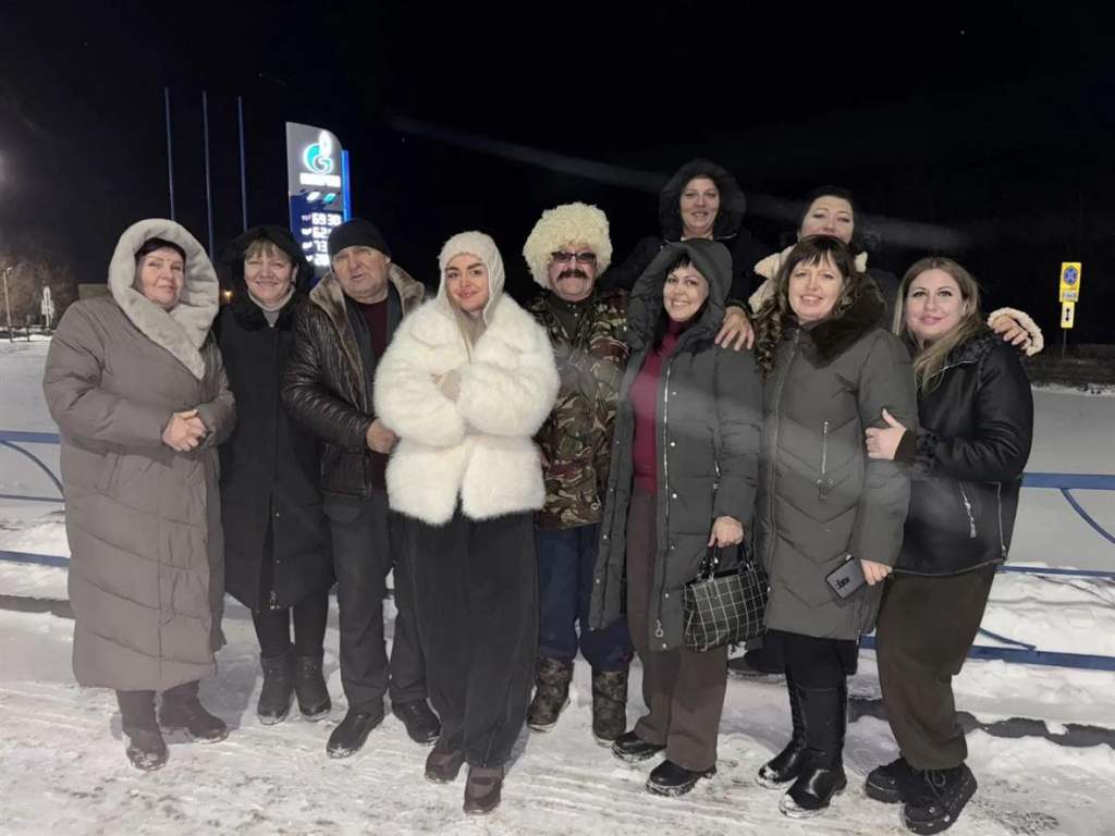 Домашние гостинцы и хорошее настроение подарили раненым бойцам богураевцы