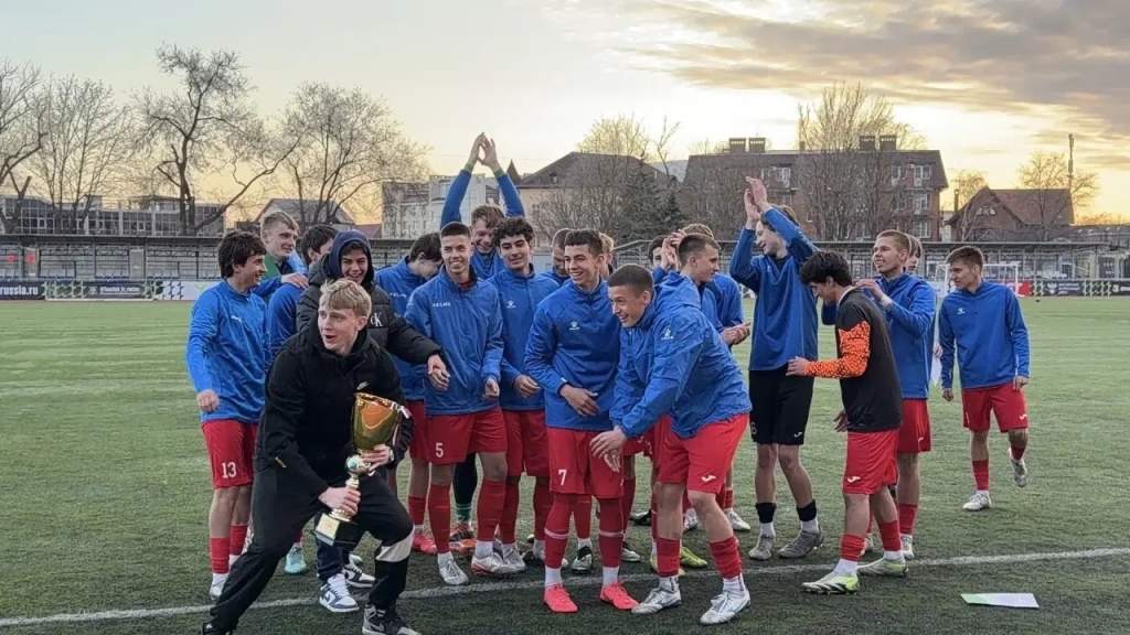 Трое наших — зимние чемпионы области!