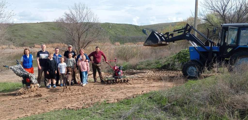 Субботник в хуторе Поцелуеве: пляж стал чище