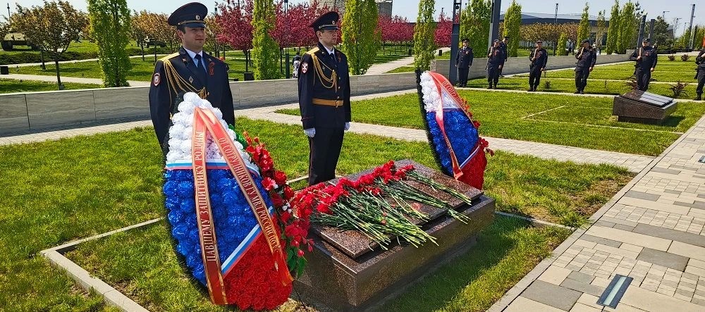В Ростовской области с воинскими почестями похоронили останки неизвестного сотрудника НКВД, защищавшего Родину