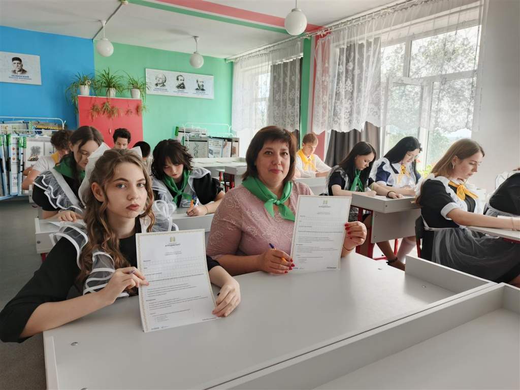 Всероссийский агродиктант написали в Краснодонецкой школе