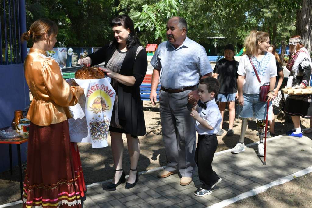 День семьи, любви и верности: В кругу семей разных национальностей